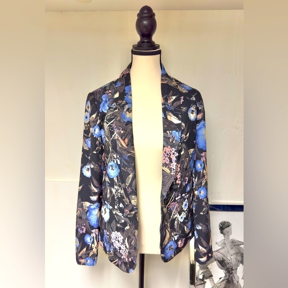 Like New! Floral Forever 21 Blazer. Size XS